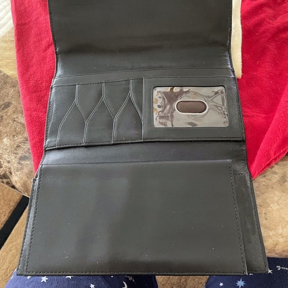 Cole Haan Black Leather Tri-fold Wallet NWOT 7 3/4 X 4 3/4 - Picture 6 of 12